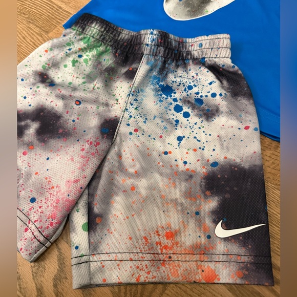 Nike Dri-FIT Vivid Blue Shirt and Shorts Set Splatter Print Size 4T - Picture 4 of 4